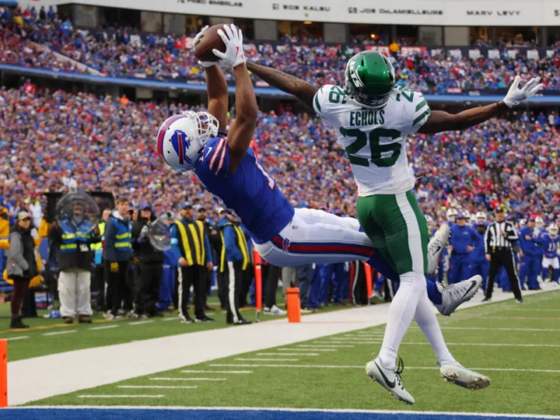 6 Top Unsigned NFL Free Agents Cooper, Wilkins Still Searching