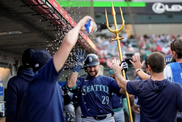 Cal Raleigh Makes MLB History With 50th Home Run of the Season