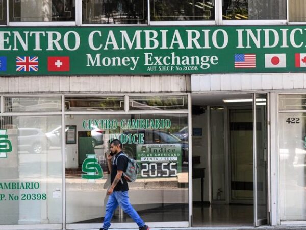 Money Wired to Mexico Hits a Decade Low as US Immigration Policies Take Hold