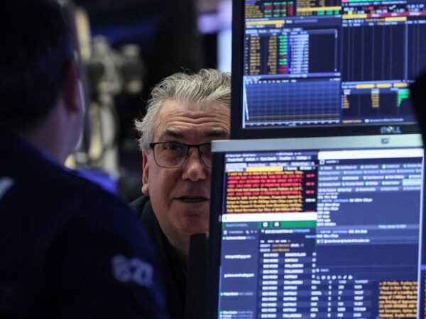 Potential Fed Rate Cuts, Policy-Driven Investments Raise Bubble Concerns