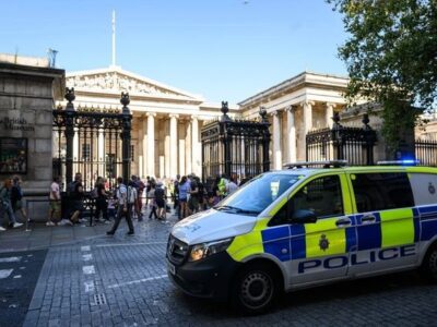 Rich Londoners Hire Security, Leave Rolexes at Home Over Knife Crime, Robberies