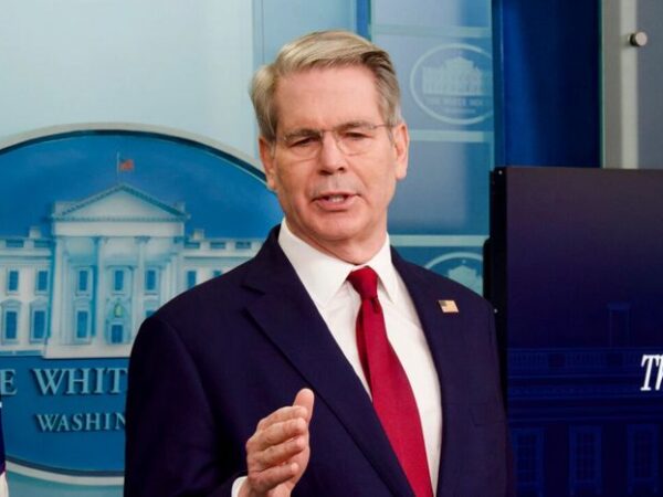 Bessent Calls for Curb on Fed Authority, Accuses It of Distorting Economy