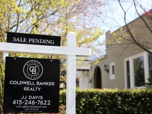 US Mortgage Rates Tumble to 11-Month Low
