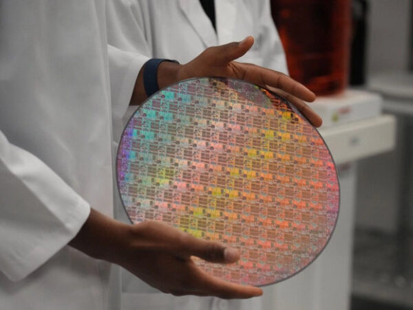 Applied Materials to Cut 1,400 Jobs Worldwide Amid Automation Push