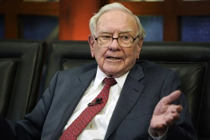 Berkshire Hathaway Votes to Split Chair and CEO Roles Ahead of Leadership Change