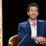 Broadway Star Aaron Lazar to Debut New Podcast Series Amid His Battle With ALS | USNN World News Broadway Star Aaron Lazar to Debut New Podcast Series Amid His Battle With ALS