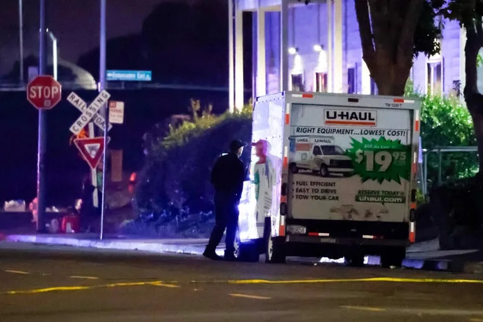 Coast Guard Opens Fire on U-Haul at San Francisco Base | USNN World News Coast Guard Opens Fire on U-Haul at San Francisco Base