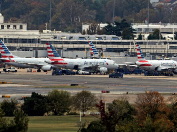 Flight Delays Escalate at Major US Airports Amid Air Traffic Controller Shortages