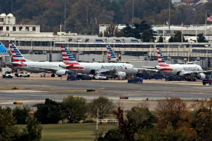 Flight Delays Escalate at Major US Airports Amid Air Traffic Controller Shortages | USNN World News Flight Delays Escalate at Major US Airports Amid Air Traffic Controller Shortages