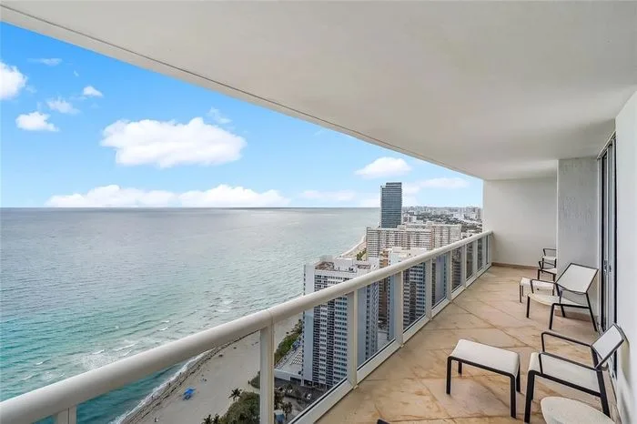US Condo Sellers Struggle to Divest Properties, Outnumber Buyers by 72 Percent