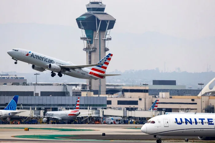 FAA to End Flight Reduction Order, Return to Normal Operations Monday Morning