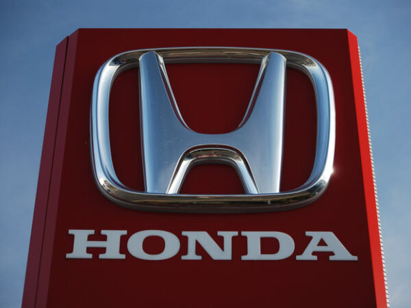 Honda Recalls 406,000 Civics Over Wheel Detachment Risk