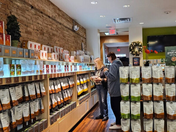 Small Retailers Enter Holiday Season Optimistic