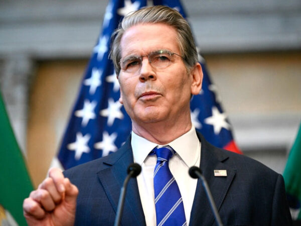 Treasury Secretary Says Trump’s $2,000 Dividend Proposal May Come Through Tax Cuts