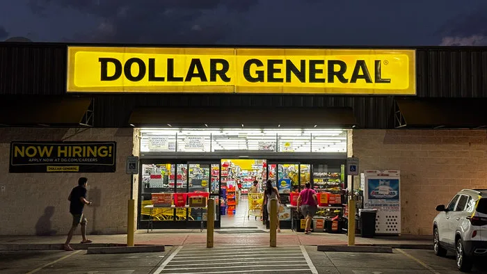 Dollar General Plans to Open 450 New Stores in US in 2026