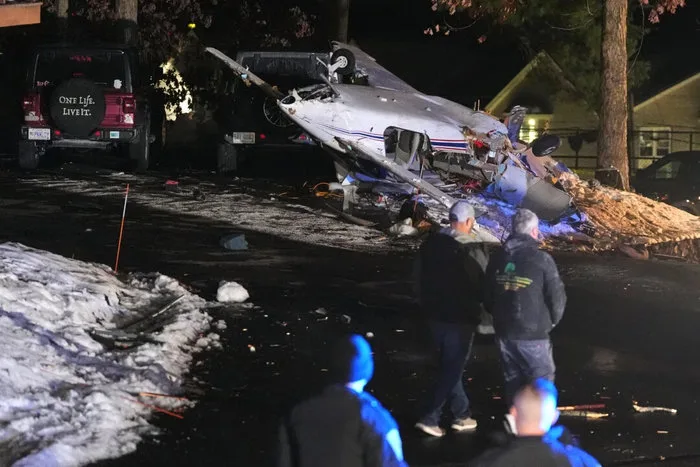 Small Plane Crashes Into New Hampshire Condominiums