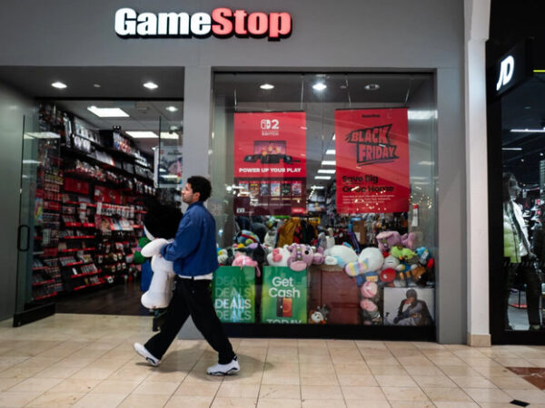 US Consumers Grow More Optimistic About Future Finances, Recession Fears Retreat