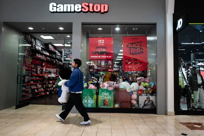 US Consumers Grow More Optimistic About Future Finances, Recession Fears Retreat