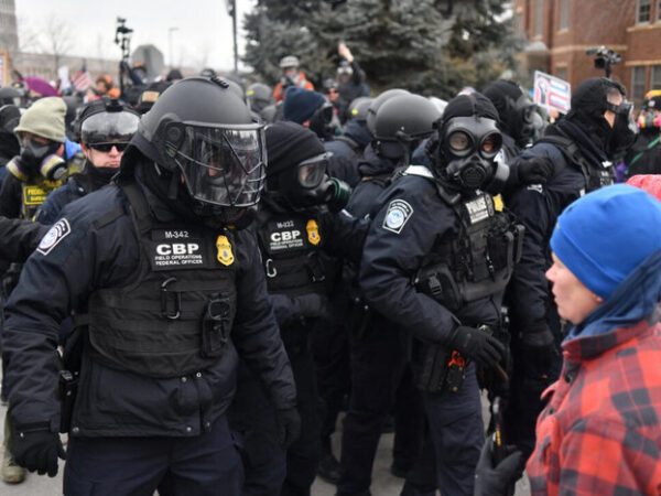 Appeals Court Pauses Order Limiting Immigration Agent Action Against Minnesota Protesters