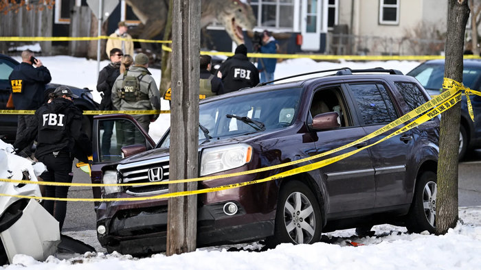 ICE Agent Involved in Shooting Death of Driver in Minnesota: DHS Report ICE Agent Involved in Shooting Death of Driver in Minnesota: DHS Report