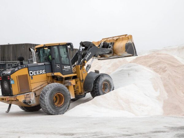 Trump Says John Deere Will Invest $70 Million to Build Excavator Factory in North Carolina