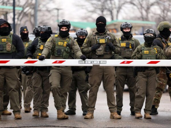 Trump Shares Video Showing Earlier Violent Confrontation Between Pretti and Federal Agents