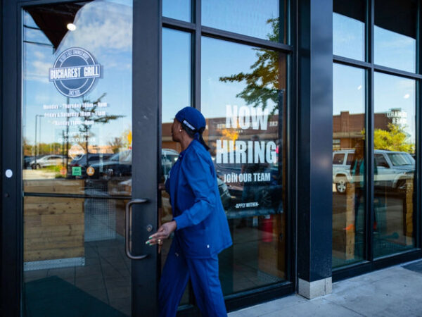 US Economy Posts Modest Job Gains in December