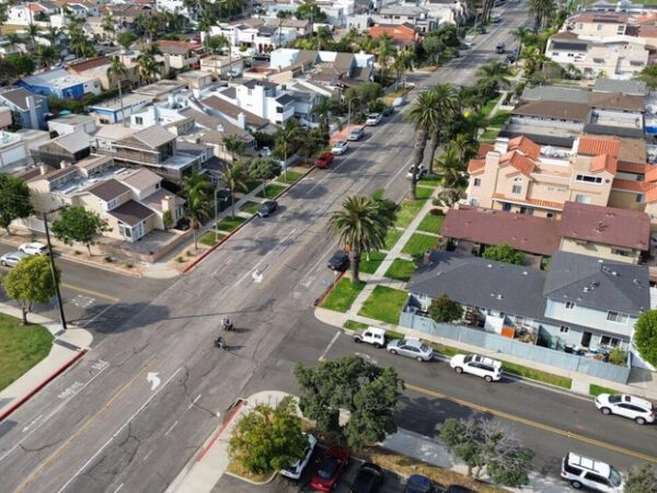 US Monthly Housing Payment Falls to $2,413: Report