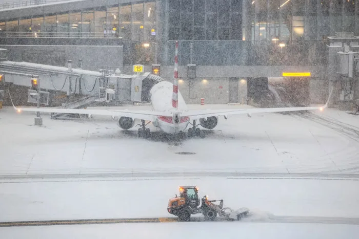 US Storm Leaves Over 880,000 Without Power, 10,000 Flights Canceled