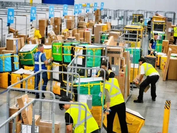 Amazon Is World Leader in Annual Sales, Topping Walmart for the First Time