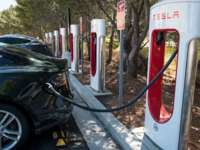 Automakers Pump Brakes on EV Investment as Federal Subsidies Stop