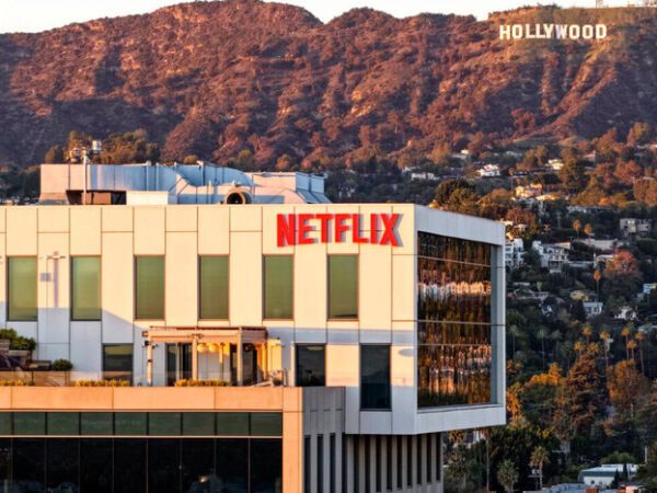 Netflix CEO Faces Criticism From Lawmakers on Warner Merger