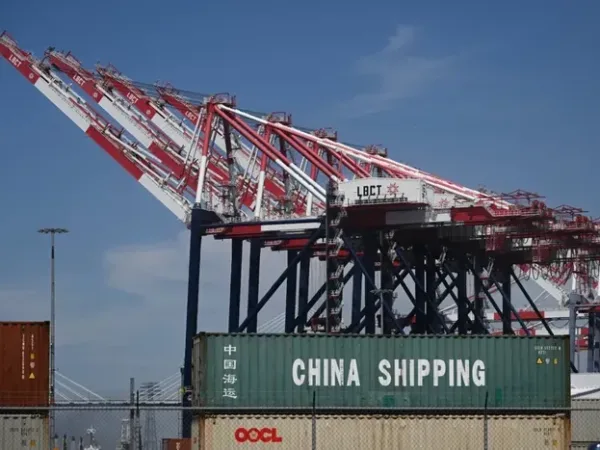 Supreme Court Ruling on Tariffs Won’t Change US–China Trade Relations, Analysts