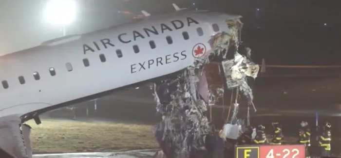 2 Pilots Killed in LaGuardia Airport Runway Collision