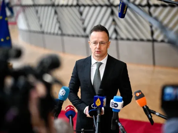 Hungary Sparks Row With Kyiv After Seizing $81 Million in Cash, Gold, Arresting 7 Ukrainians