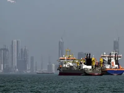 Iran Threatens to Close Entire Hormuz Strait, Strike Utilities, US Companies After Trump Ultimatum