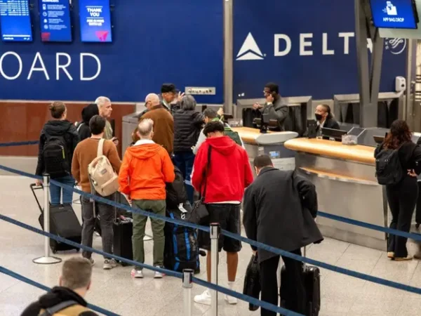 Major Winter Storm Prompts Over 1,500 Flight Cancellations in US