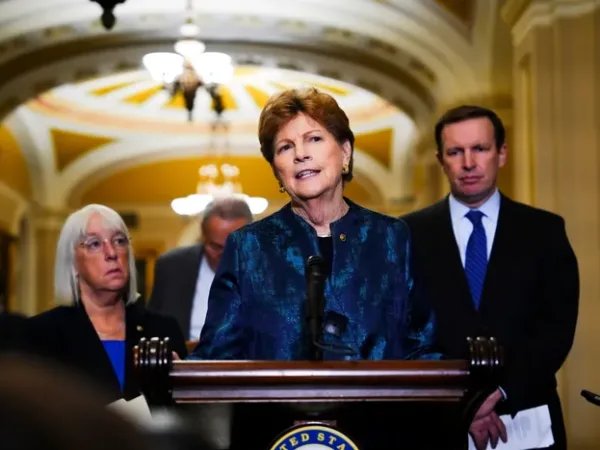 Senators Plan Taiwan Trip Ahead of Trump’s Summit With Xi Jinping