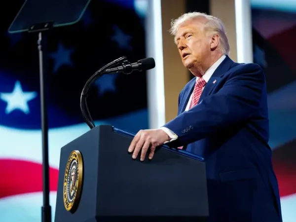 Trump Says He’ll Attend Birthright Citizenship Argument at Supreme Court