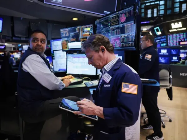 Wall Street Review: Stocks Fall for 5th Week; Dow, Nasdaq Slip Into Correction