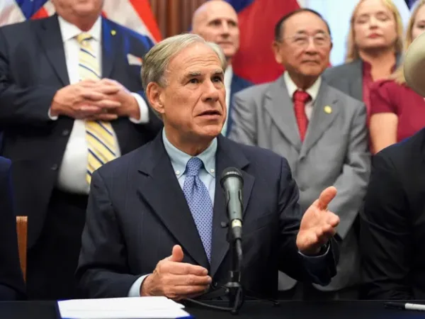 Abbott Threatens $200 Million in Funding Cuts Across Texas’s Largest Cities Over ICE Policies