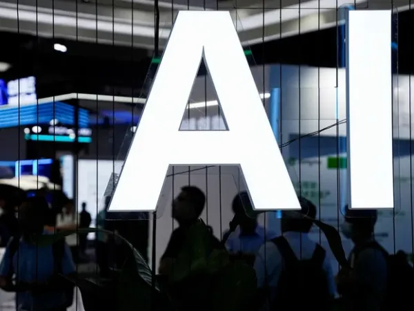 US Accuses China of ‘Industrial-Scale’ AI Theft Ahead of Trump’s Visit