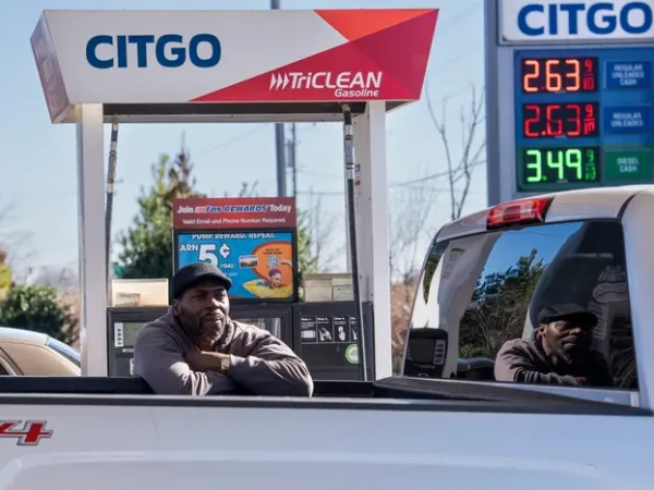 US Annual Inflation Shoots Up to 3.3 Percent, Highest Level Since May 2024