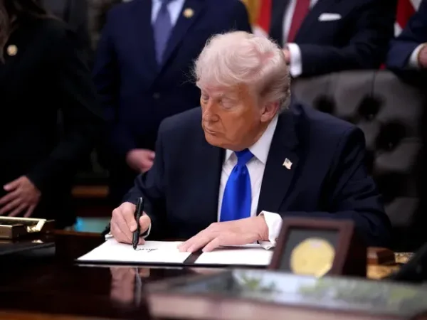 Trump Announces New 25 Percent Tariff on Cars and Trucks From EU