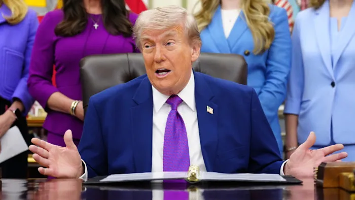Trump Says US–Iran Ceasefire on ‘Life Support’
