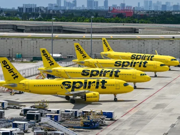 US Airlines to Aid Stranded Passengers After Spirit Airlines Shuts Down