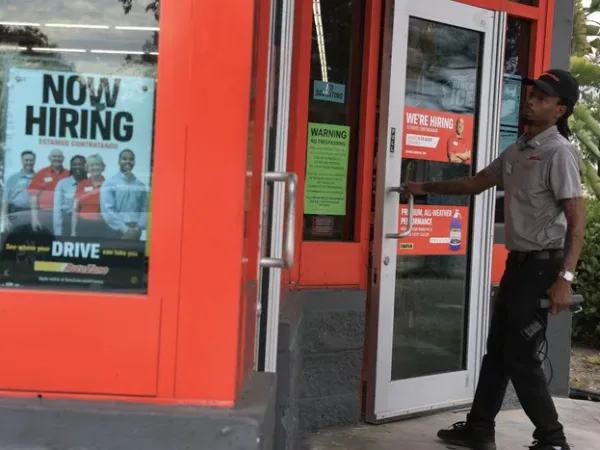 US Private Payrolls Rise by 109,000 in April, Beating Estimates