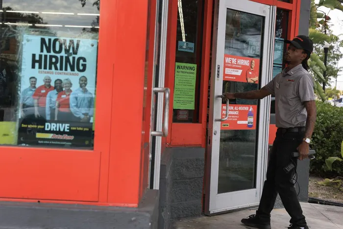 US Private Payrolls Rise by 109,000 in April, Beating Estimates